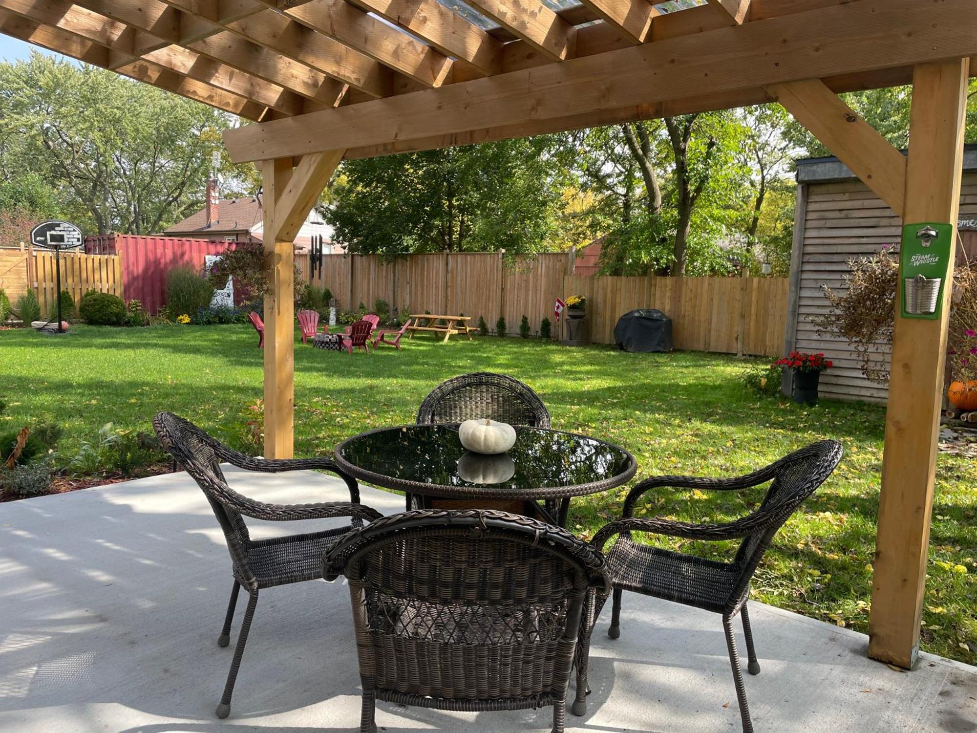 Cozy Cottage Style House Kitchener Exterior foto